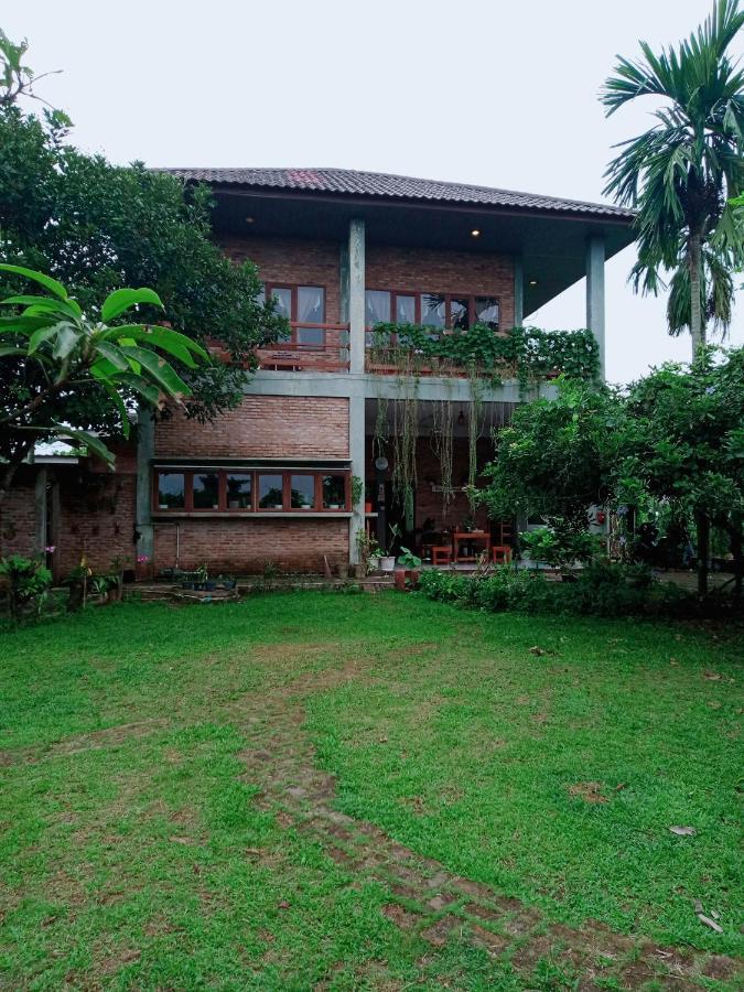 Bua Guest House Medan Kültér fotó